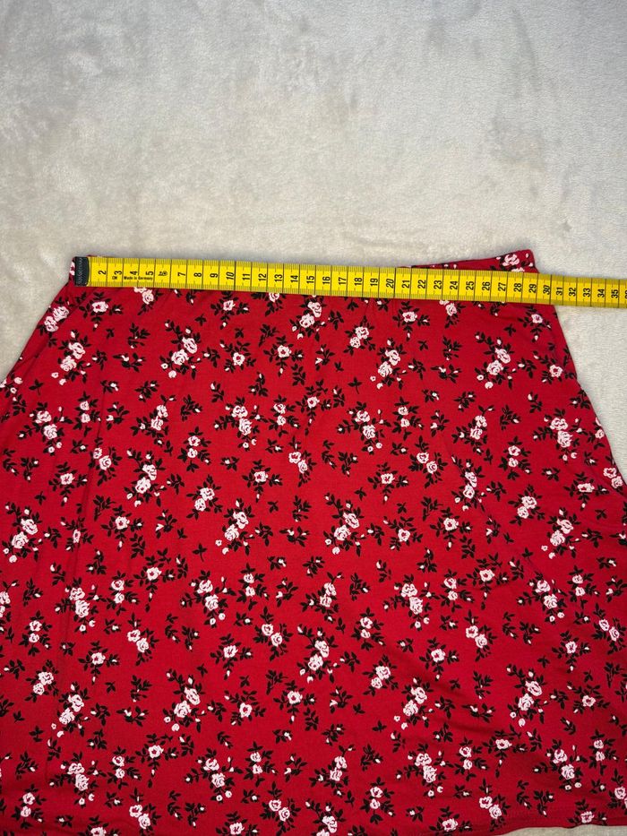 Jupe rouge à fleurs PrettyLittleThing - Taille 36 (S) - photo numéro 3