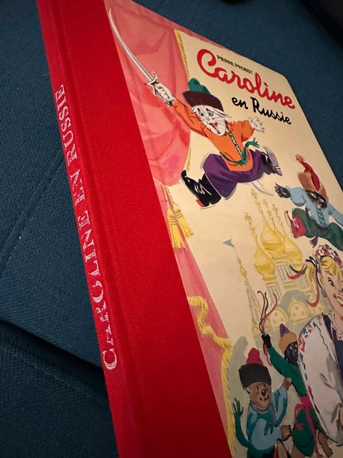 Caroline en Russie Pierre Probst Hachette Jeunesse livre bd reliure rouge édition limitée - photo numéro 3