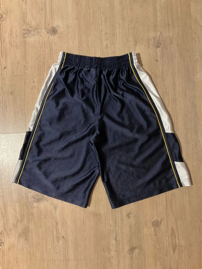 Short léger de sport bleu marine pour enfant Puma taille M 14 ans 386 - photo numéro 2