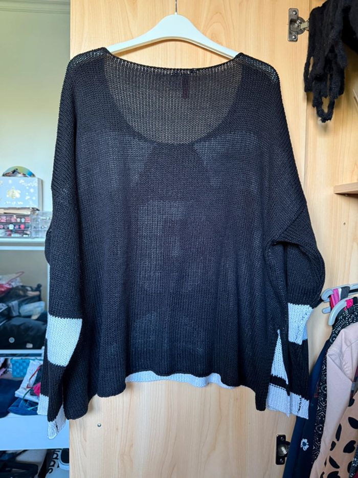 Pull noir et blanc - photo numéro 4