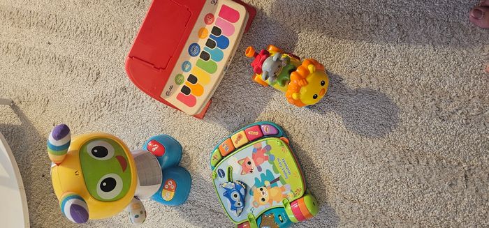 Lot de jouets Vtech , Hape et autres - photo numéro 2