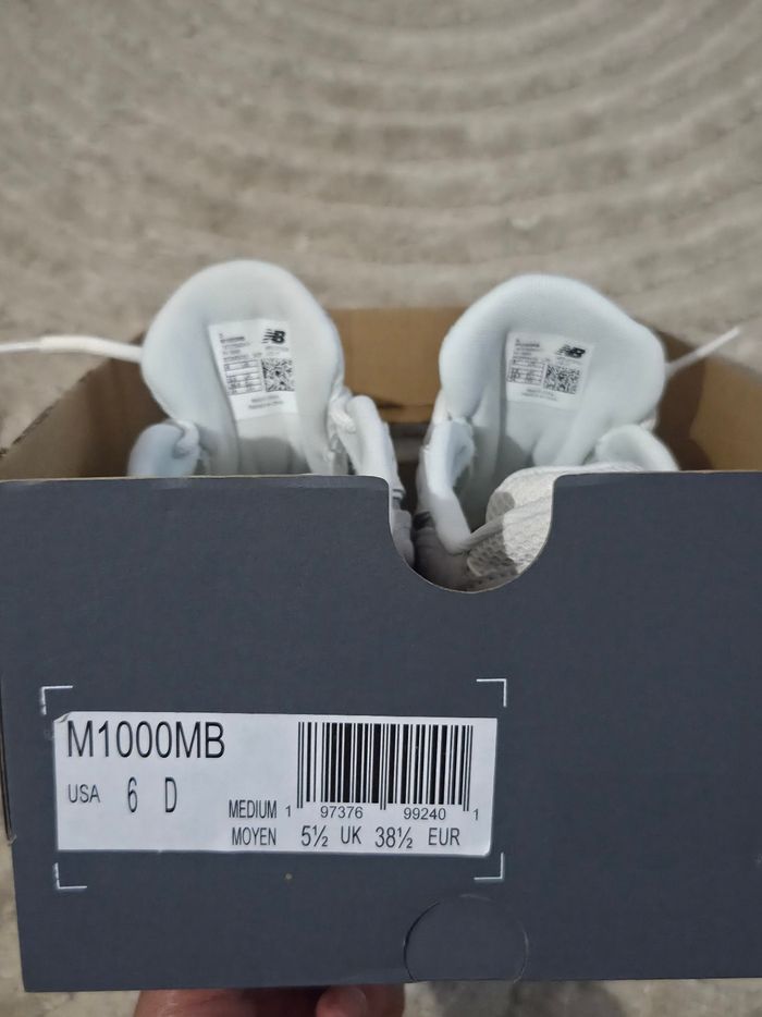 Baskets New Balance 1000 - Blanc/Gris clair - Neuves - taille 38.5 - photo numéro 10