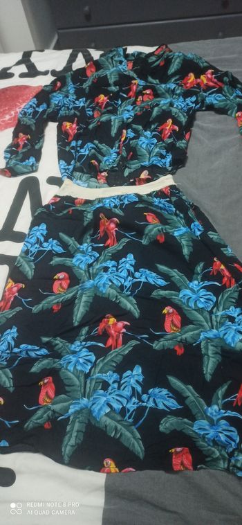 Ensemble jupe chemisier t. 44