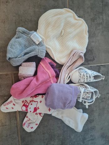 Lot collant chausson bonnet fille 6 mois