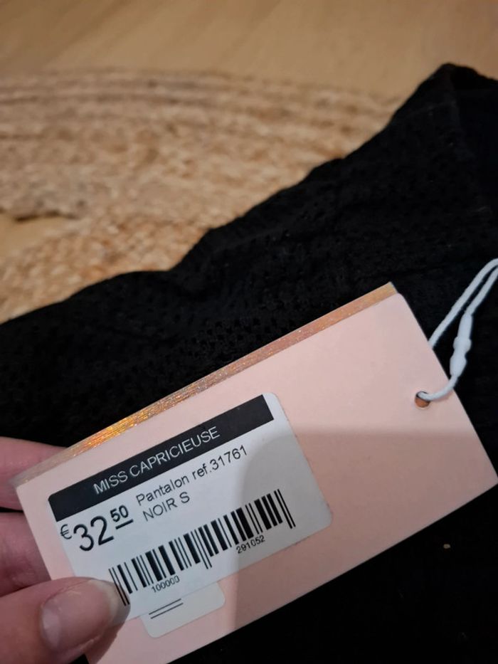 Pantalon noir en dentelle neuf Daphnea taille S 36 - photo numéro 7