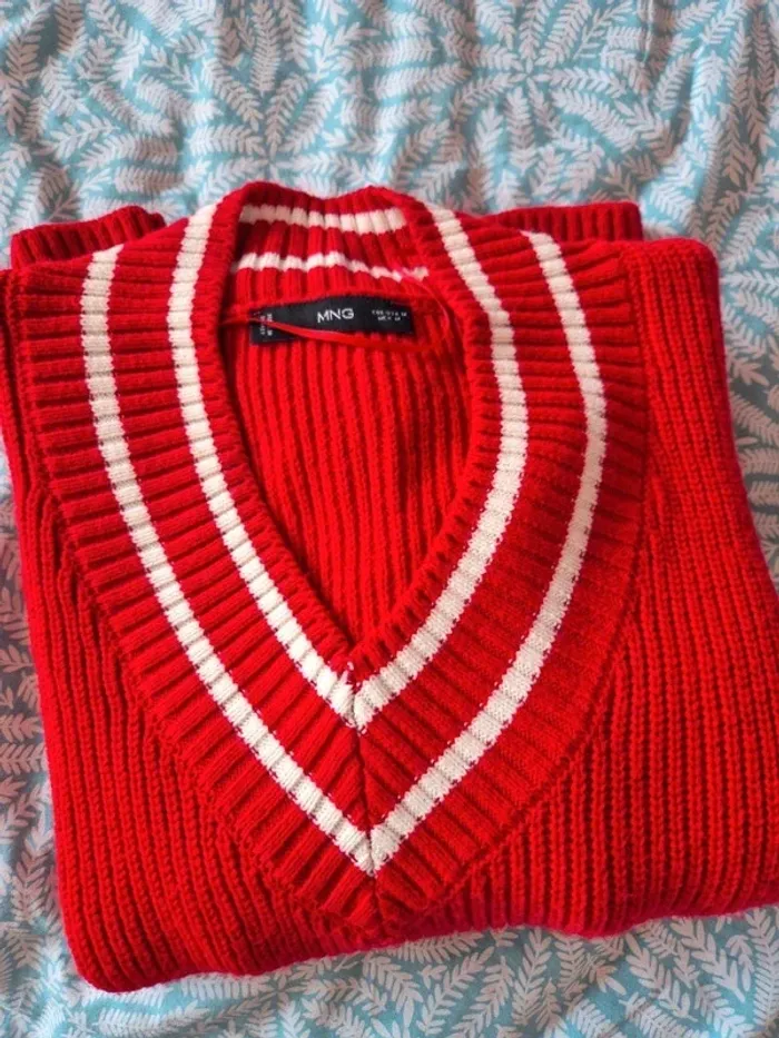Pull rouge Mango col V - photo numéro 5
