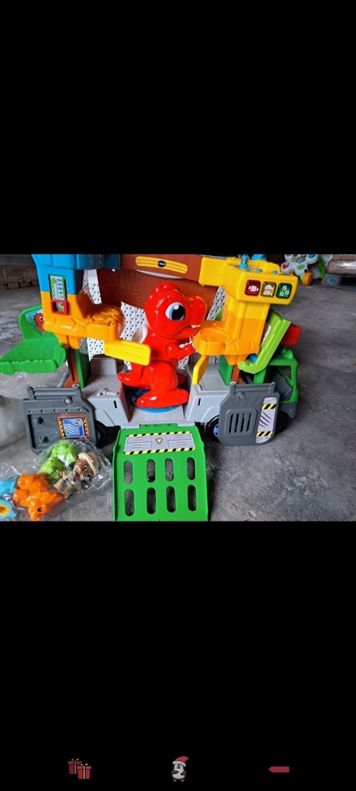 Camion dinosaure