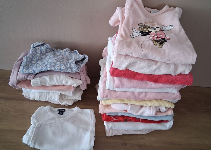 Lot vetement 1 mois fille