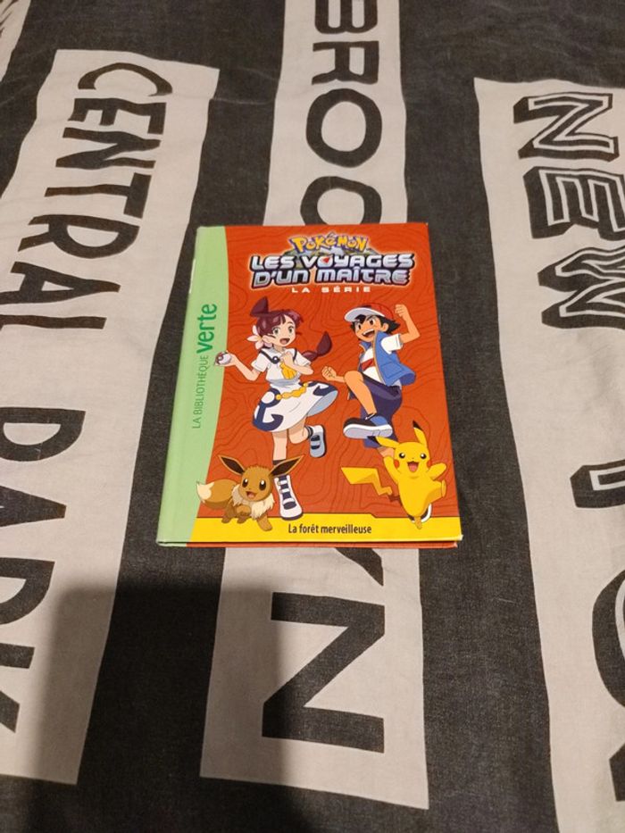 Livre la bibliothèque verte pokémon