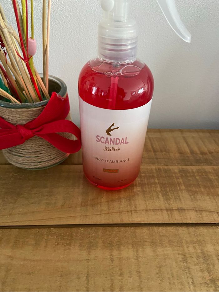 Spray d’ambiance scandal neuf