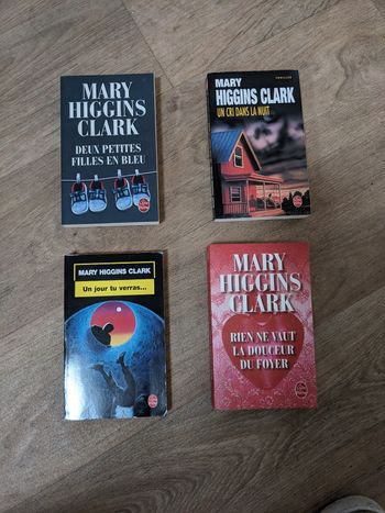 Lot de 4 livres Mary Higgins Clark