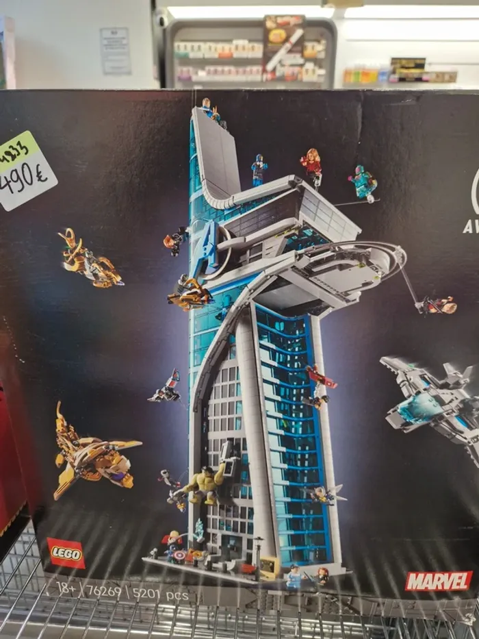 B4233- LEGO Marvel La tour des Avengers 76269