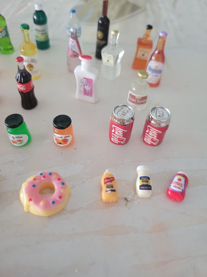 Lot de petits objets pour barbie - photo numéro 2