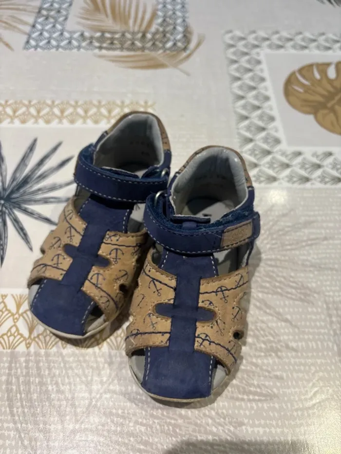 Mon pied fermé été Kickers