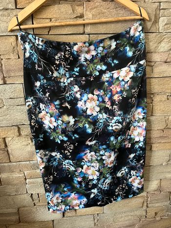 Jolie jupe fleurie MS mode taille 42