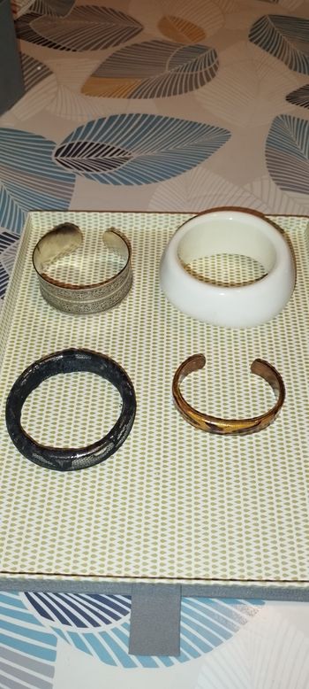 4 BRACELET RIGIDE