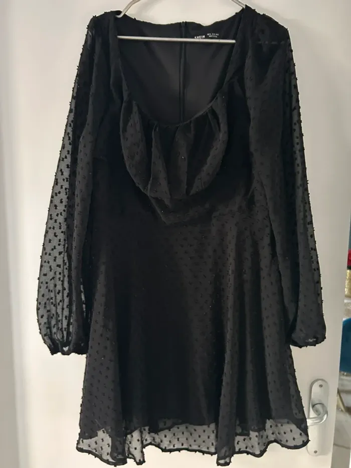 Robe noir