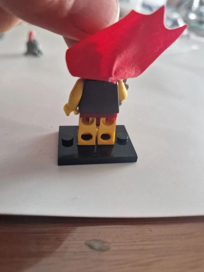 Figurine lego série 10 le commandant romain - photo numéro 4