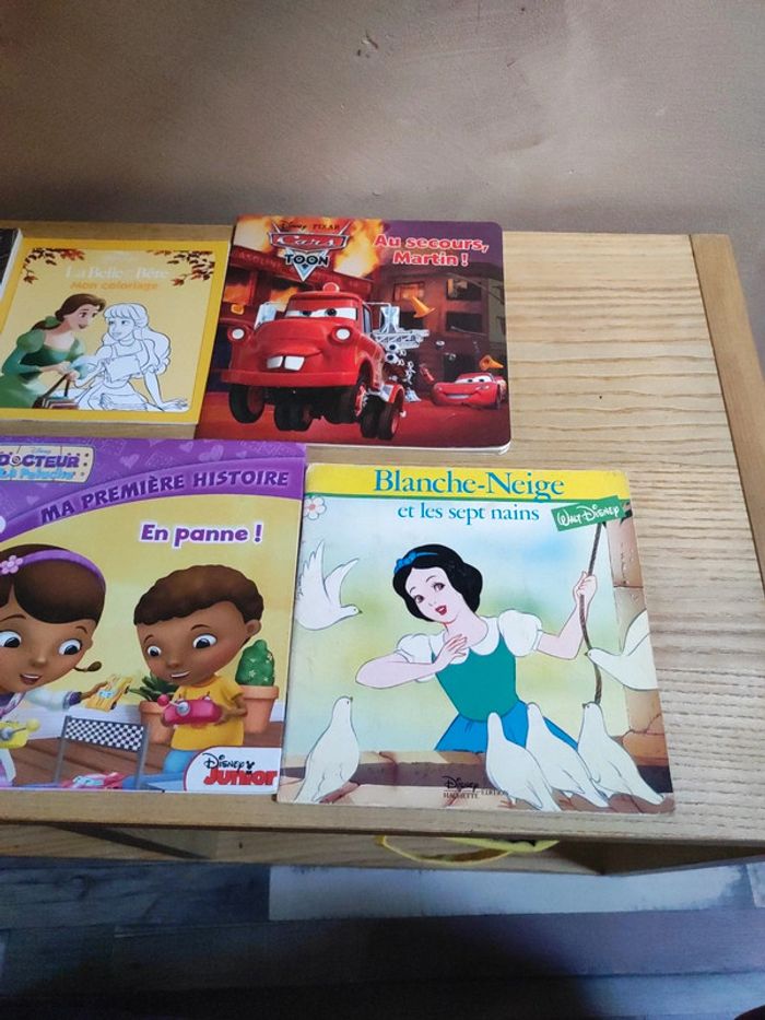 Lot de 7 livres Disney et un cd 365 histoire - photo numéro 4