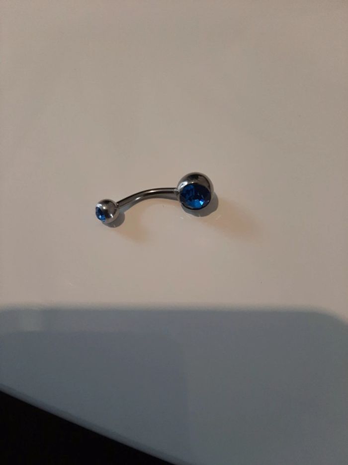 Piercing nombril - photo numéro 4
