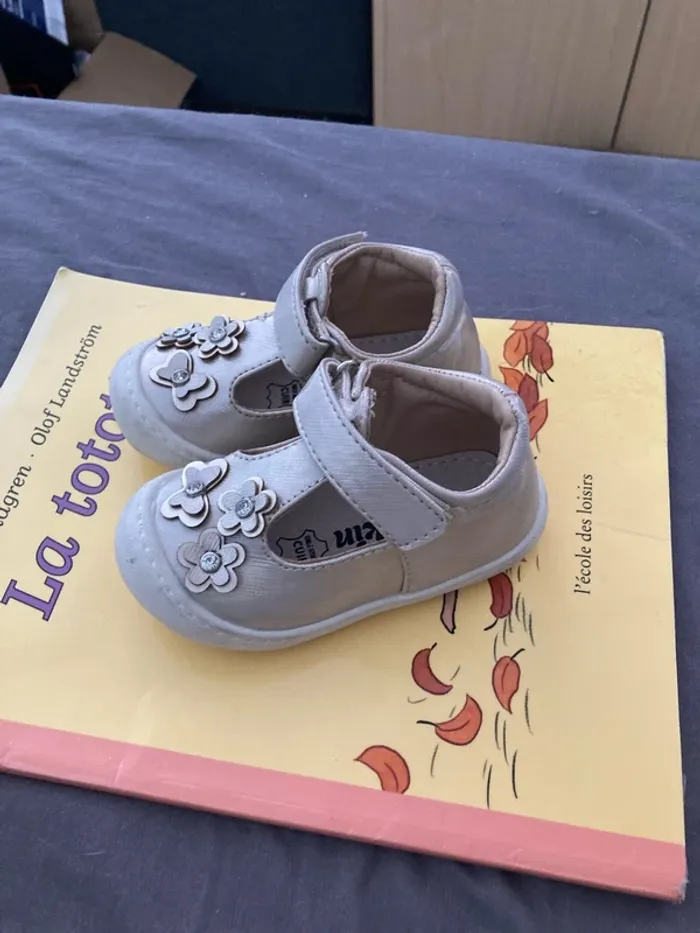 Sandales taille 19 - photo numéro 4