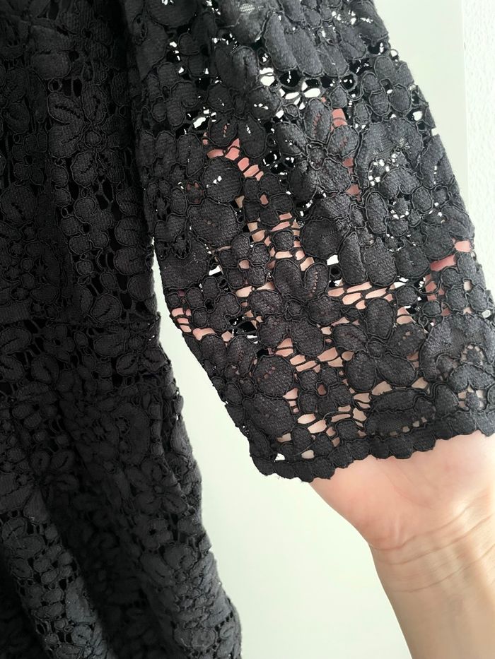 Robe noire en dentelle - photo numéro 4