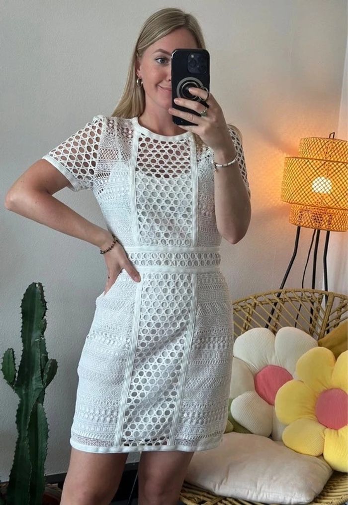 Robe d'été blanche ajourée, taille 36 - H&M - photo numéro 2