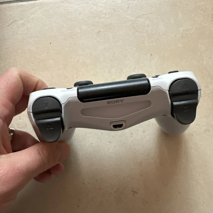 Console Sony Playstation 4  Modèle ps4 - photo numéro 3