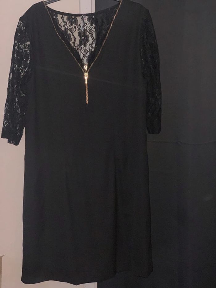 Robe noir dentelle - photo numéro 2