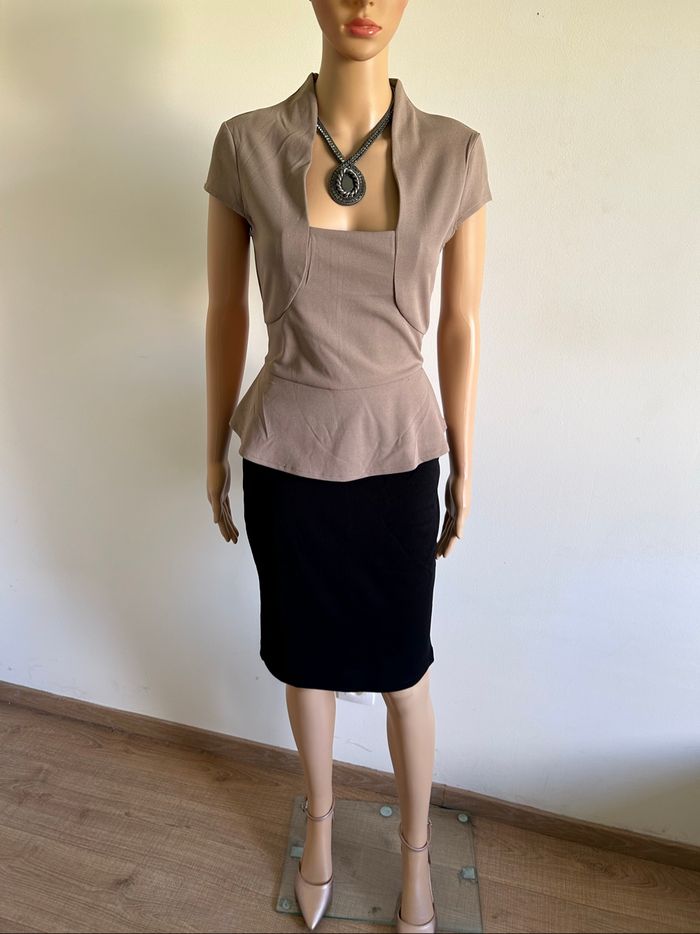 Robe noire et beige à manches courtes Anna Field taille M TBE - photo numéro 3