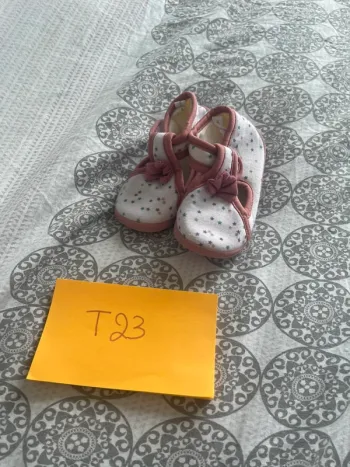 Chausson taille 23
