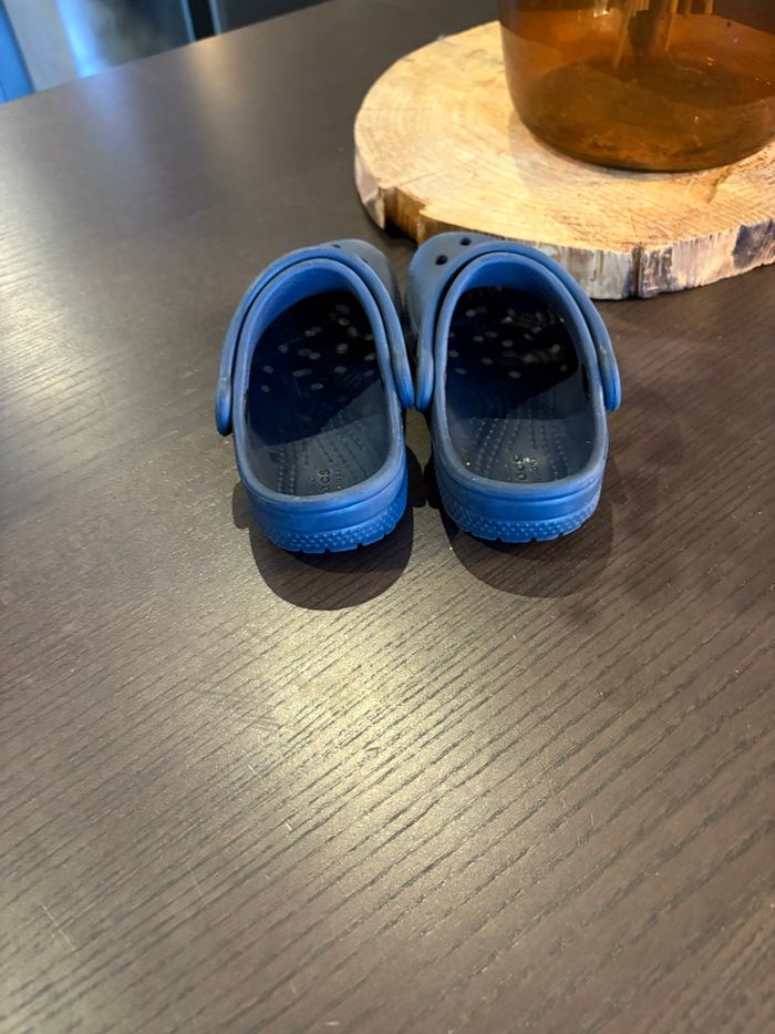 Crocs bleues - photo numéro 3