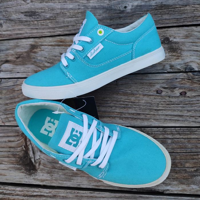 Baskets femmes élégantes rétro toile skate DC Shoes Bristol canvas