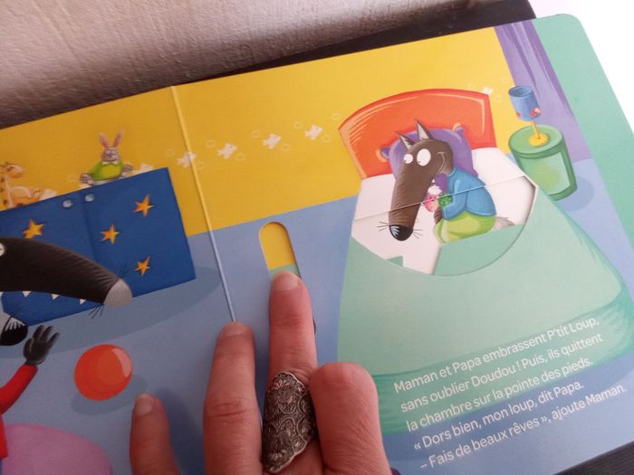 Gros livre au dodo p'tit loup , sensoriel, édition auzou, trappes, matières - photo numéro 4