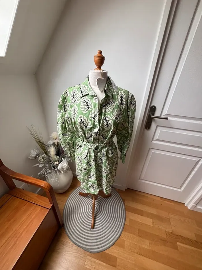 🌿 Robe chemise imprimé feuillage vert tilleul  – Zara – Modèle Olivia Neuve avec étiquette - photo numéro 3
