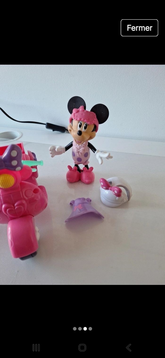 Lot 2 minnies avec scooter et accessoires - photo numéro 2