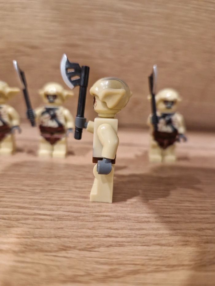 Figurines type lego 4 guerriers orcs seigneur des anneaux - photo numéro 3
