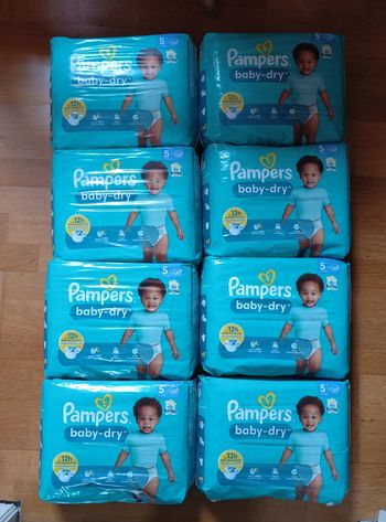 8 paquets de couches Pampers baby dry taille 5
