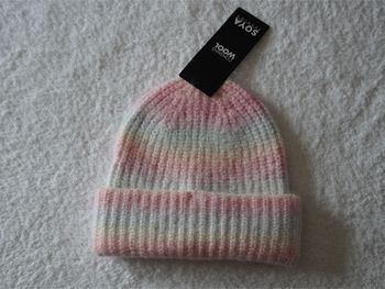 Bonnet aux couleurs pastels Soya Fashion neuf pour Femme