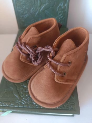 Chaussures bébé taille 30 neuves