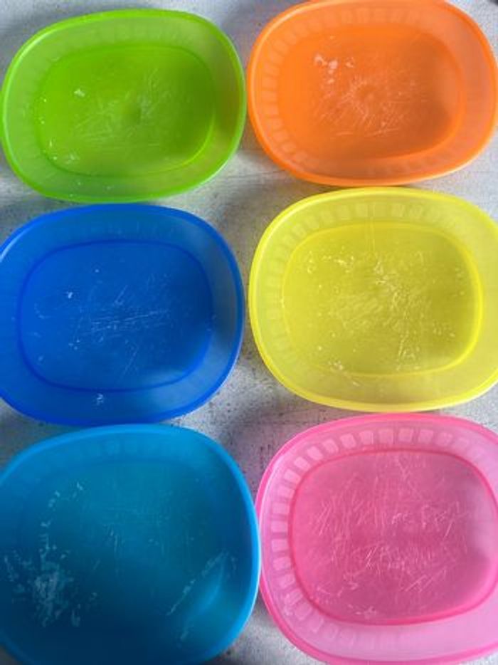 Lot de 6 assiettes en plastique