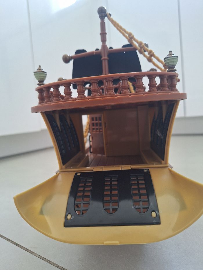 Lot Mickey et Minie, bateau, avion, maison, voitures, personnages - photo numéro 7