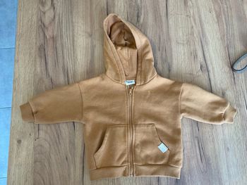 Gilet à capuche bébé