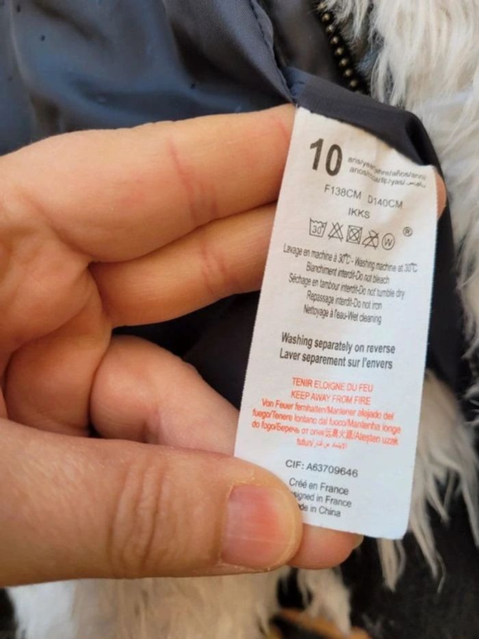 Superbe manteau IKKS en "poils" blanc 🌟 , cœurs et étoiles, 10 ans - photo numéro 18