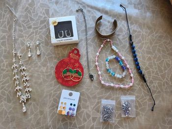 Lot bijoux fantaisies 