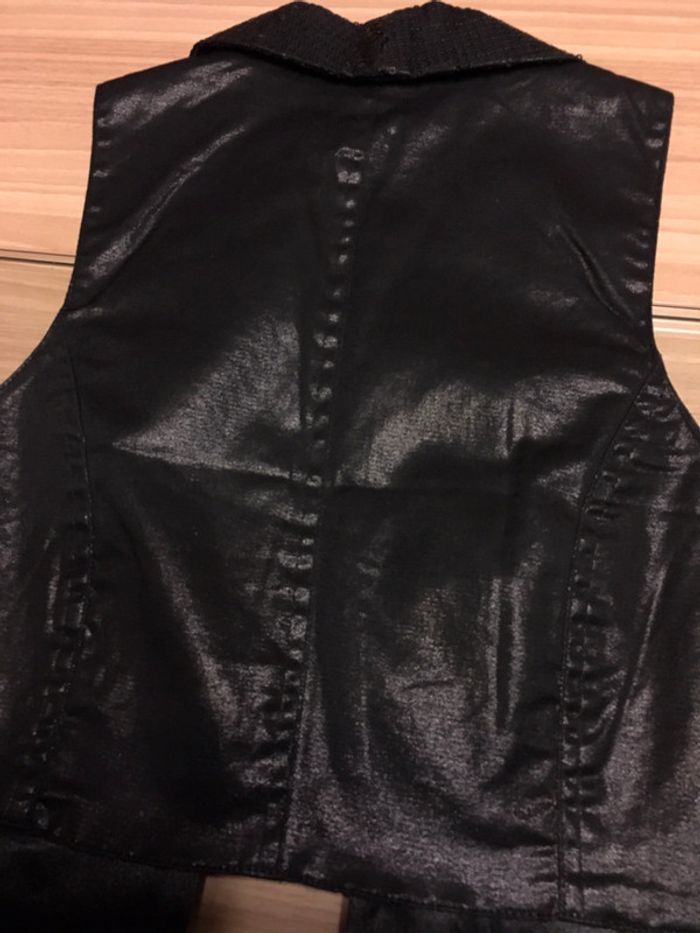 Petite veste sans manche - photo numéro 3