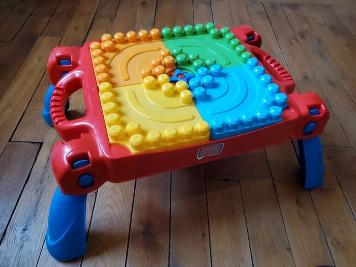 Table et mega bloks - photo numéro 3