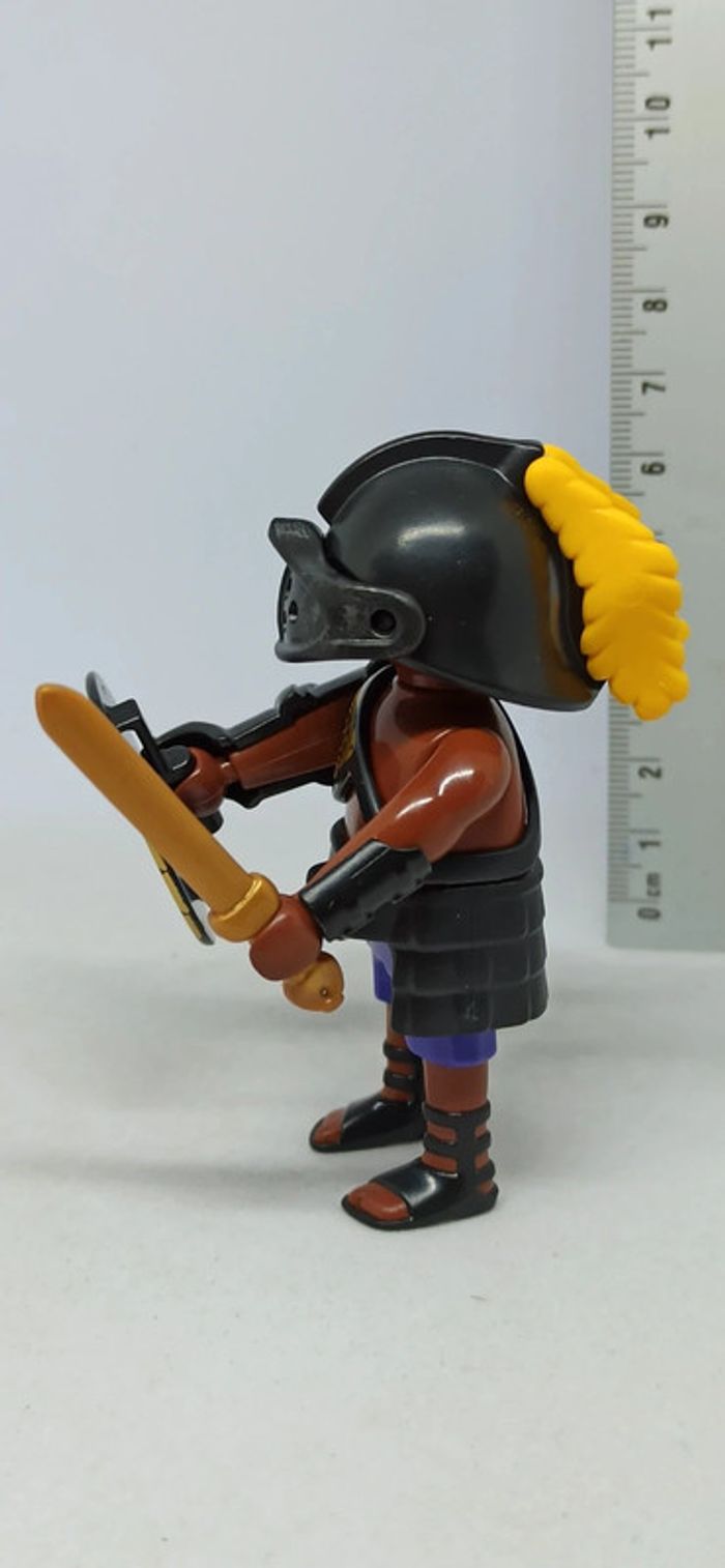 Homme gladiateur avec bouclier rond et glaive doré playmobil - photo numéro 2