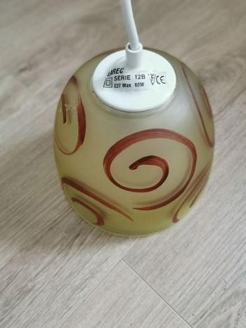 Suspension verre givré jaune, spirales bordeaux