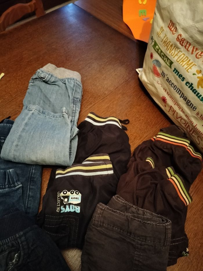 Lot vêtements divers en 18mois - photo numéro 8